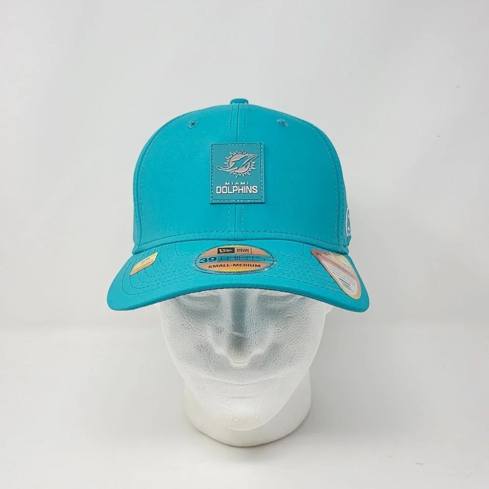 New Era 39THIRTY Miami‎ Dolphins 2025 Sideline Stretch Fit Hat Cap Aqua Blue S/M